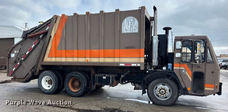 image for item ER0386 2001 Crane Carrier Company refuse truck