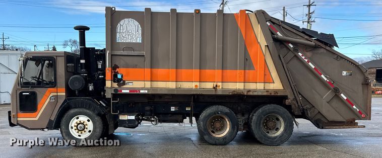 image for item ER0386 2001 Crane Carrier Company refuse truck