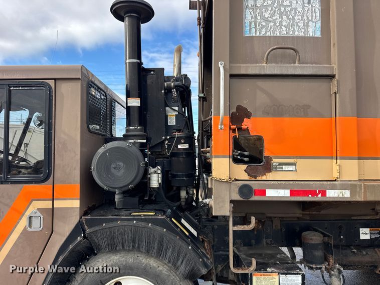 image for item ER0386 2001 Crane Carrier Company refuse truck