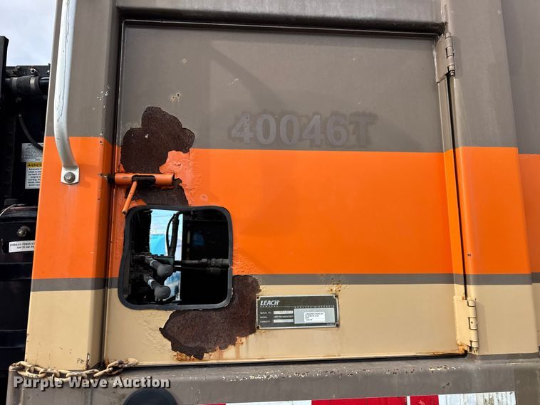 image for item ER0386 2001 Crane Carrier Company refuse truck