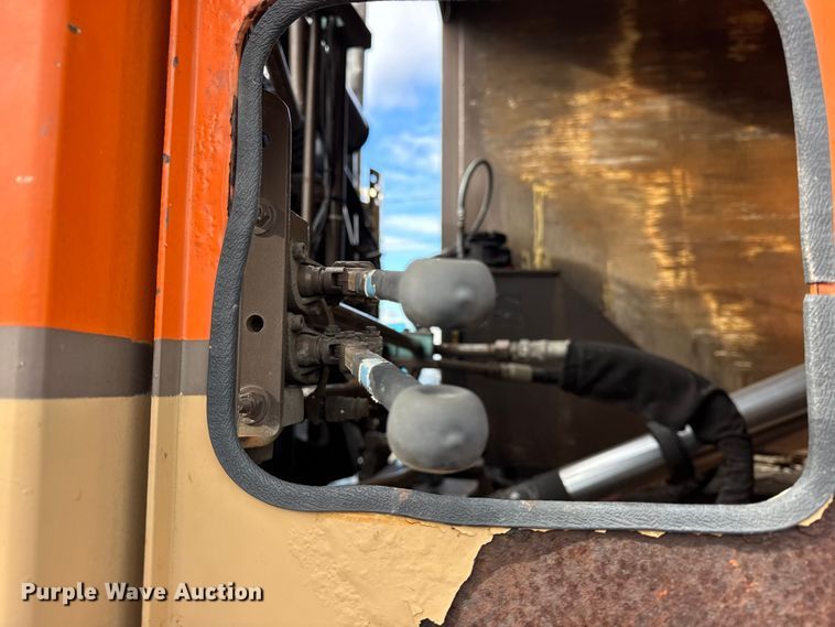 image for item ER0386 2001 Crane Carrier Company refuse truck