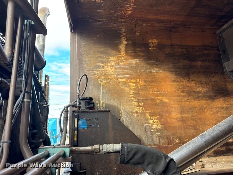 image for item ER0386 2001 Crane Carrier Company refuse truck