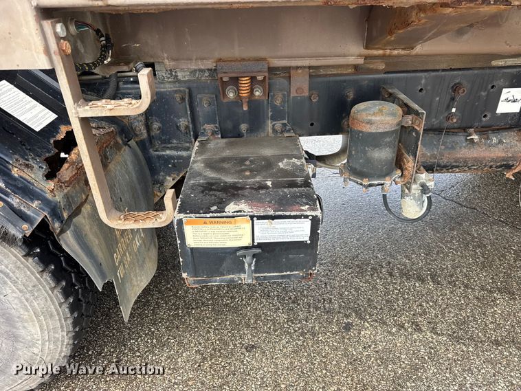 image for item ER0386 2001 Crane Carrier Company refuse truck