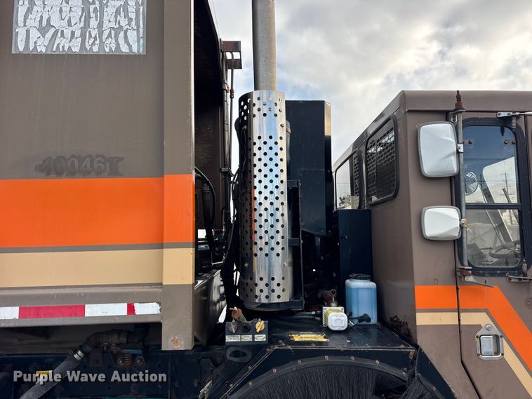 image for item ER0386 2001 Crane Carrier Company refuse truck