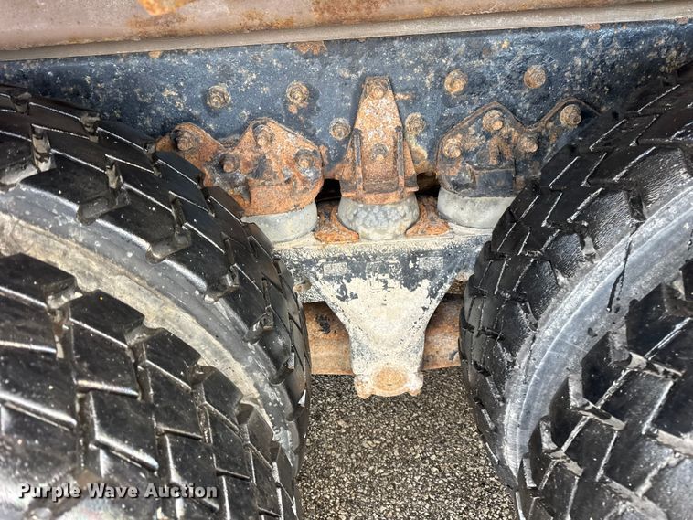 image for item ER0386 2001 Crane Carrier Company refuse truck