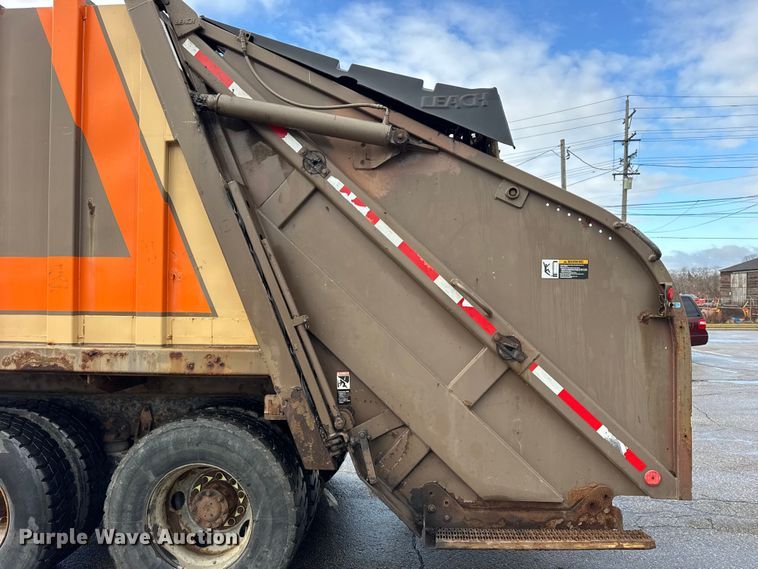 image for item ER0386 2001 Crane Carrier Company refuse truck