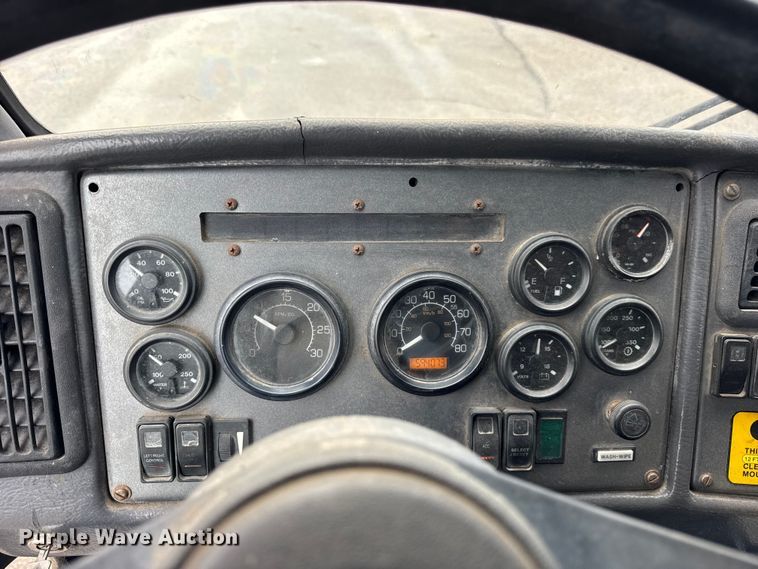 image for item ER0386 2001 Crane Carrier Company refuse truck