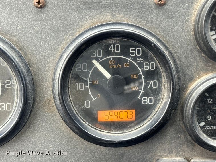 image for item ER0386 2001 Crane Carrier Company refuse truck