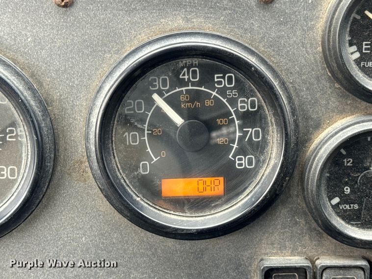 image for item ER0386 2001 Crane Carrier Company refuse truck