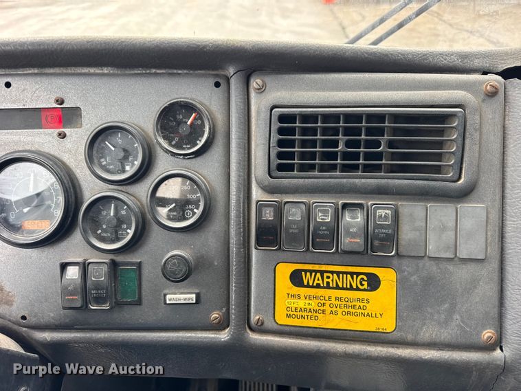 image for item ER0386 2001 Crane Carrier Company refuse truck