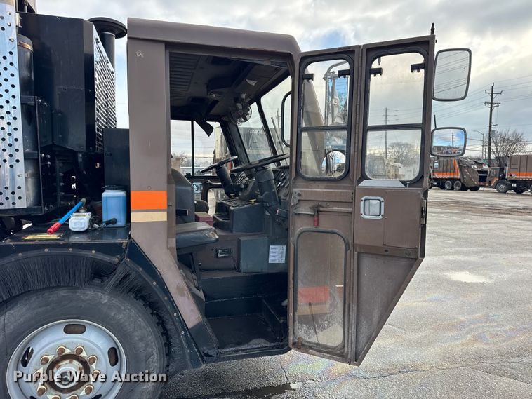 image for item ER0386 2001 Crane Carrier Company refuse truck