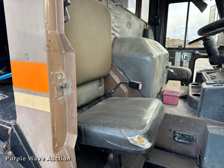 image for item ER0386 2001 Crane Carrier Company refuse truck