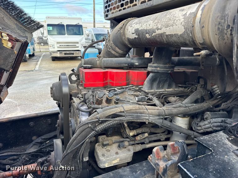 image for item ER0386 2001 Crane Carrier Company refuse truck