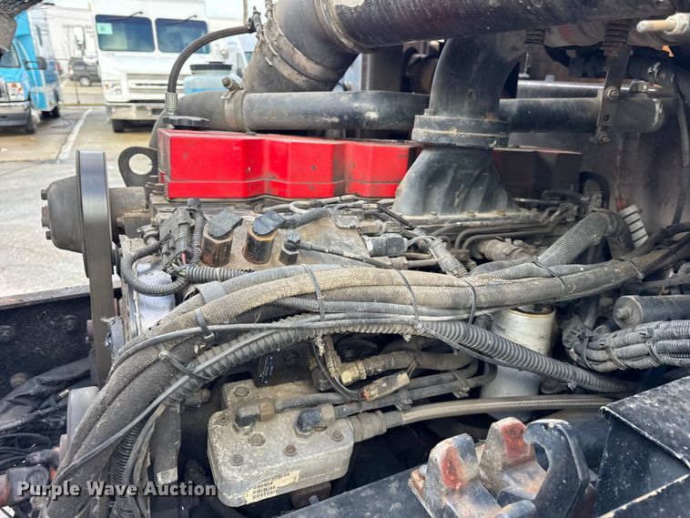 image for item ER0386 2001 Crane Carrier Company refuse truck