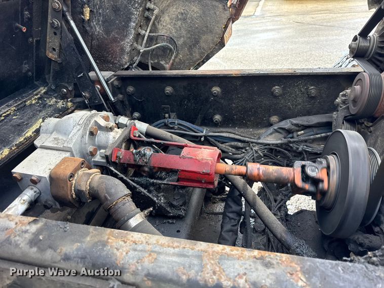 image for item ER0386 2001 Crane Carrier Company refuse truck