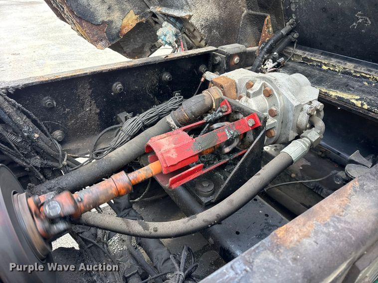 image for item ER0386 2001 Crane Carrier Company refuse truck