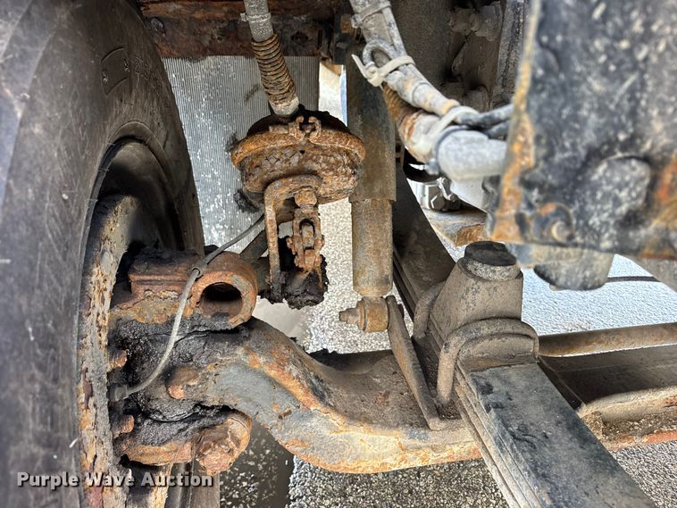 image for item ER0386 2001 Crane Carrier Company refuse truck