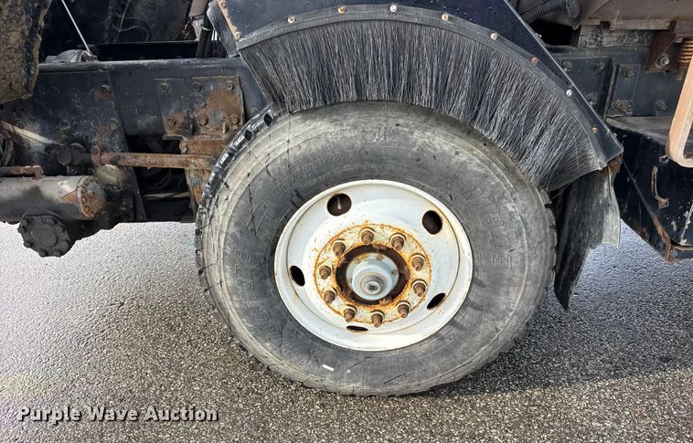 image for item ER0386 2001 Crane Carrier Company refuse truck