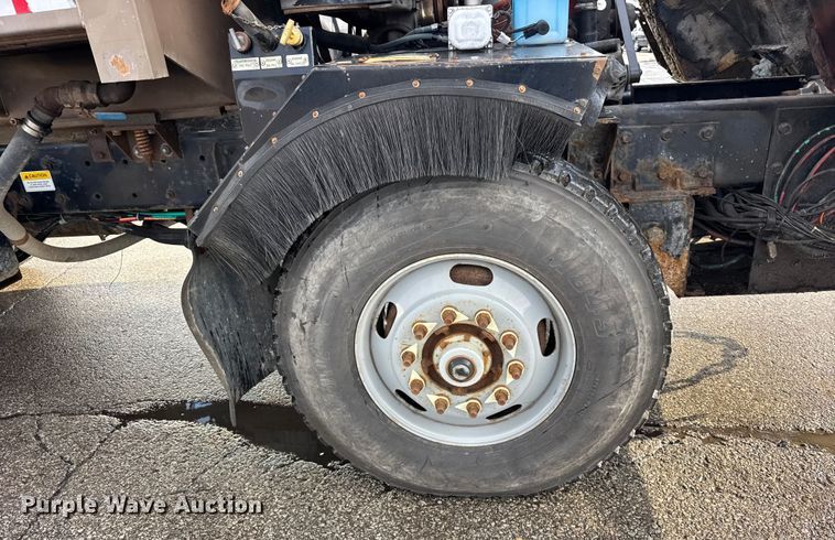 image for item ER0386 2001 Crane Carrier Company refuse truck