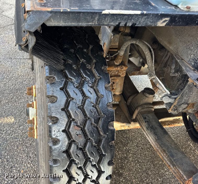 image for item ER0386 2001 Crane Carrier Company refuse truck