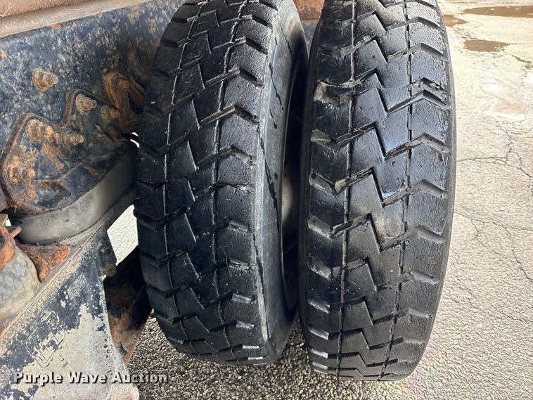 image for item ER0386 2001 Crane Carrier Company refuse truck