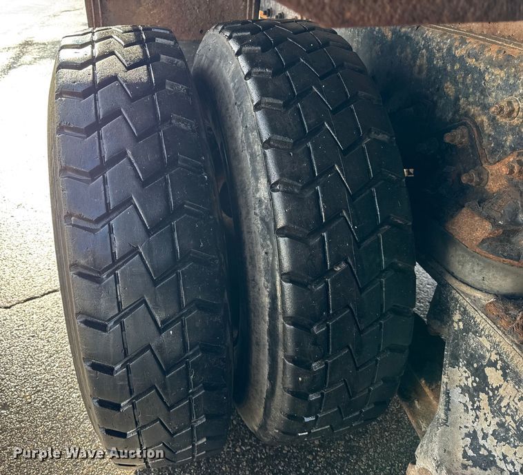 image for item ER0386 2001 Crane Carrier Company refuse truck