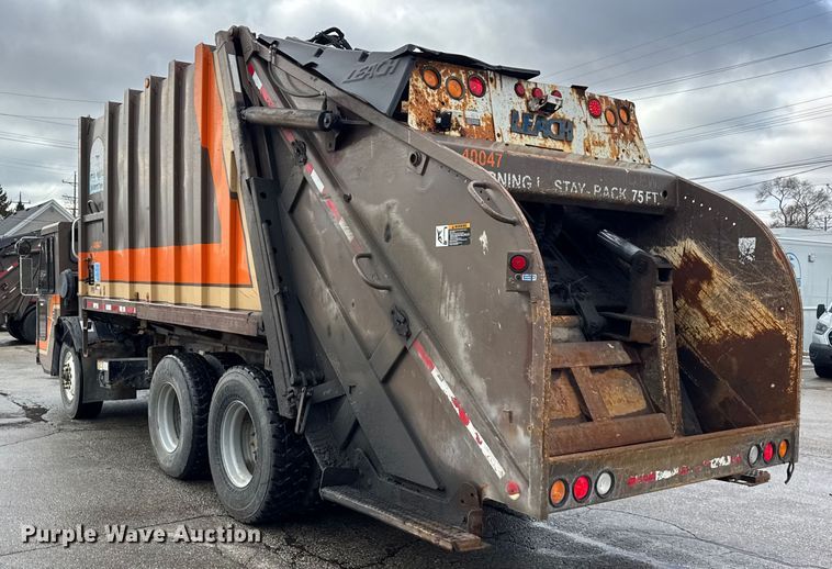 image for item ER0387 2001 Crane Carrier Company refuse truck