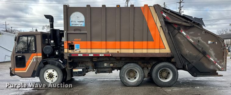 image for item ER0387 2001 Crane Carrier Company refuse truck