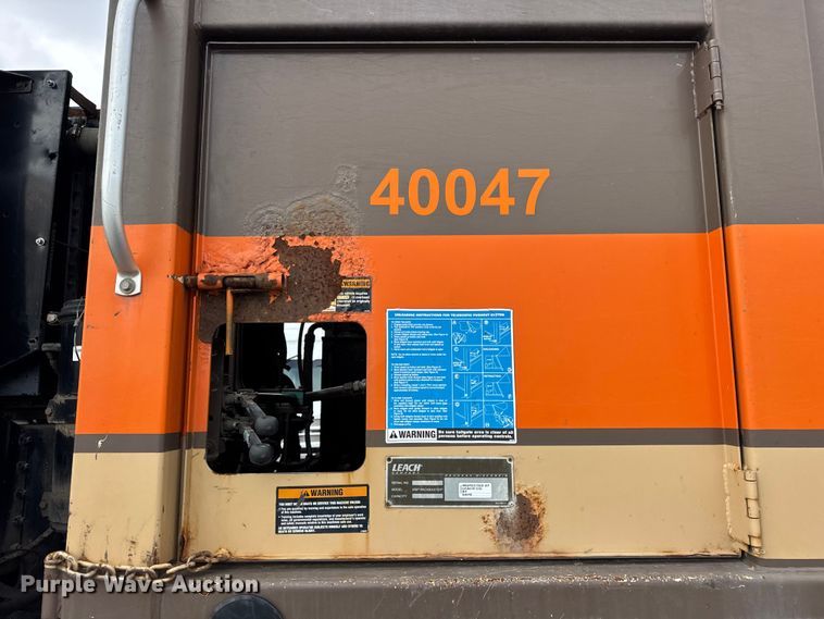 image for item ER0387 2001 Crane Carrier Company refuse truck