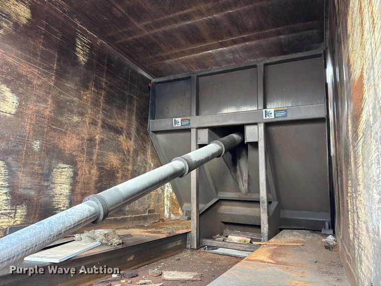 image for item ER0387 2001 Crane Carrier Company refuse truck