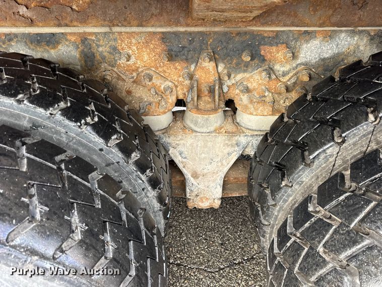 image for item ER0387 2001 Crane Carrier Company refuse truck