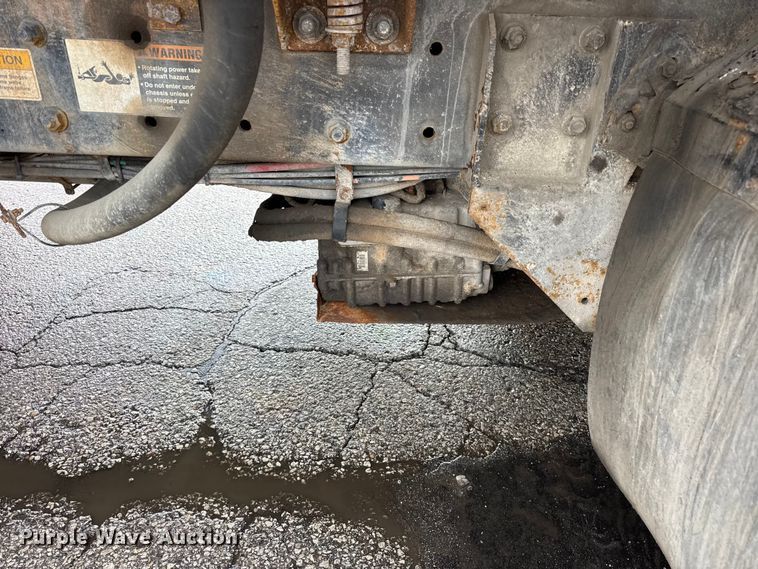 image for item ER0387 2001 Crane Carrier Company refuse truck