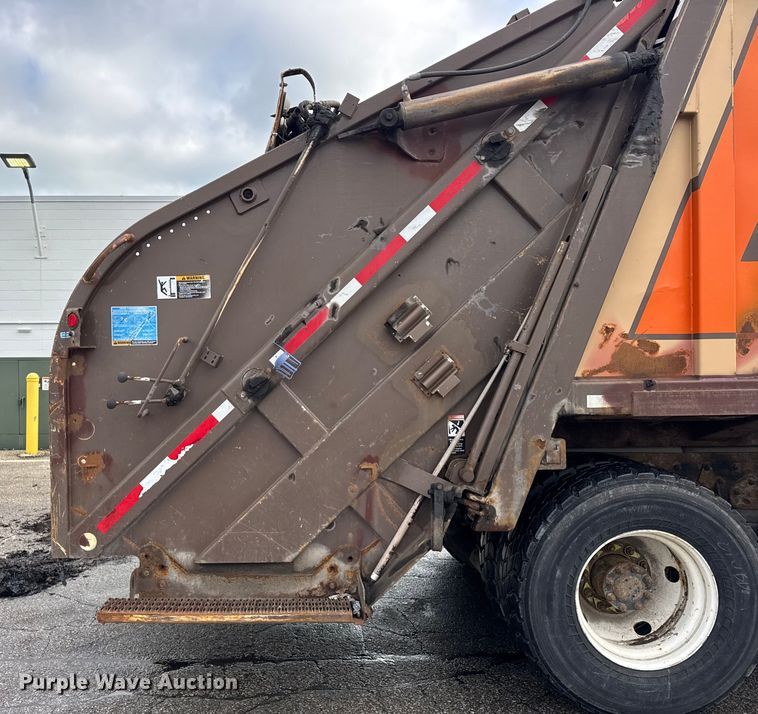 image for item ER0387 2001 Crane Carrier Company refuse truck