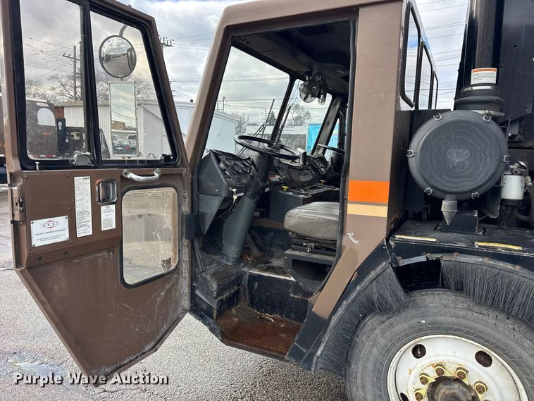 image for item ER0387 2001 Crane Carrier Company refuse truck