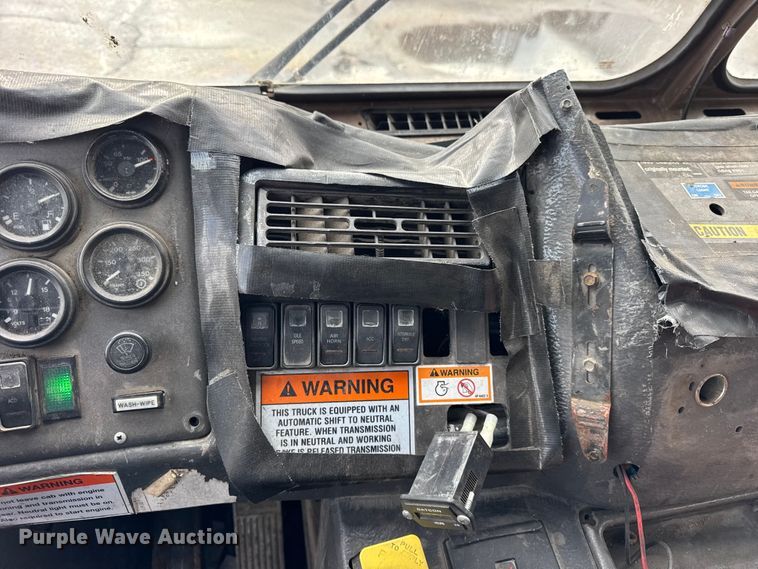 image for item ER0387 2001 Crane Carrier Company refuse truck