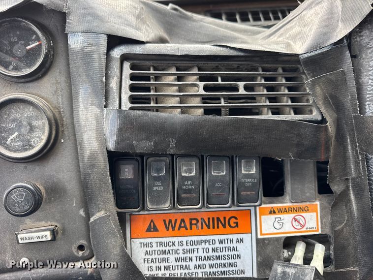 image for item ER0387 2001 Crane Carrier Company refuse truck