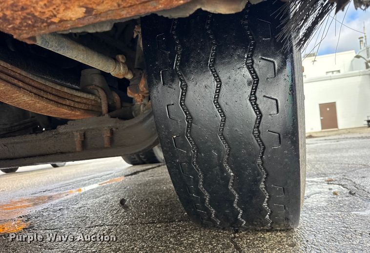 image for item ER0387 2001 Crane Carrier Company refuse truck