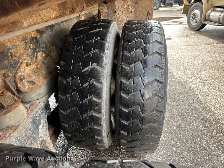 image for item ER0387 2001 Crane Carrier Company refuse truck