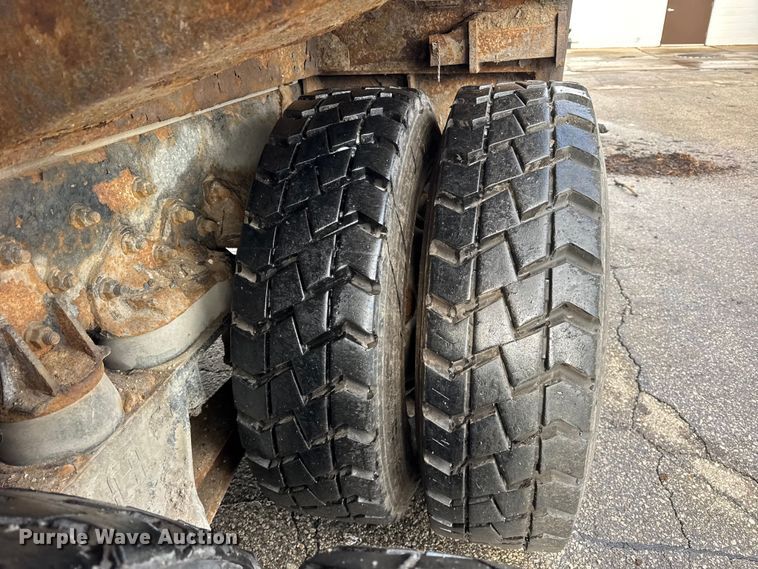 image for item ER0387 2001 Crane Carrier Company refuse truck