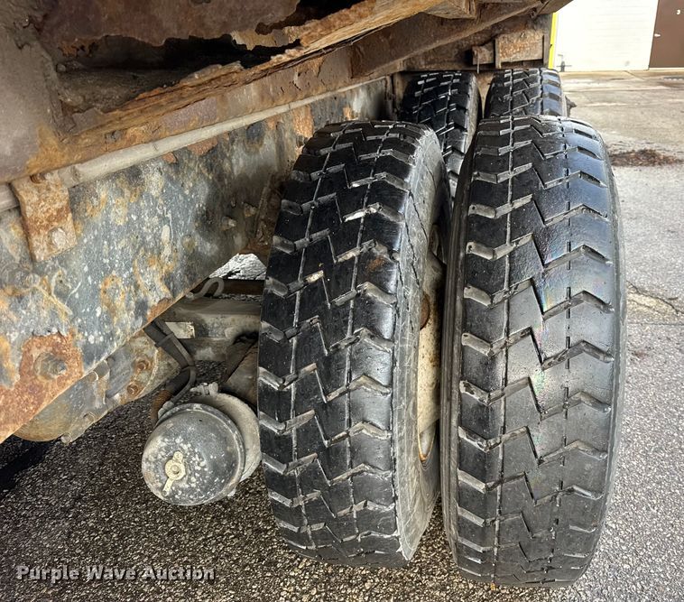 image for item ER0387 2001 Crane Carrier Company refuse truck