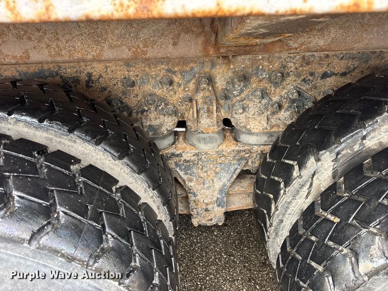 image for item ER0388 2007 Crane Carrier Company refuse truck