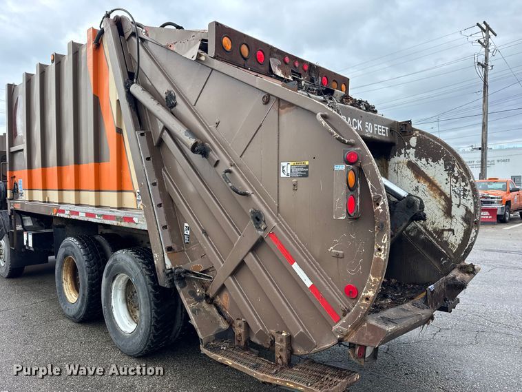 image for item ER0388 2007 Crane Carrier Company refuse truck