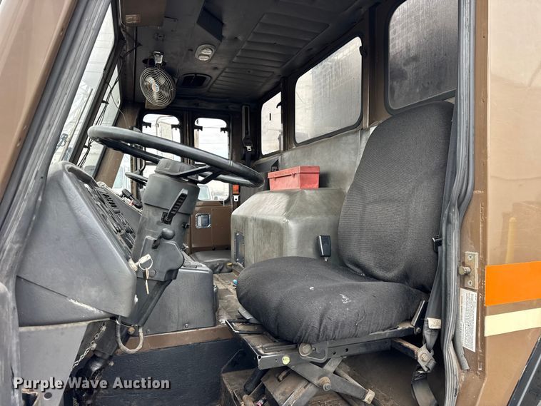 image for item ER0388 2007 Crane Carrier Company refuse truck