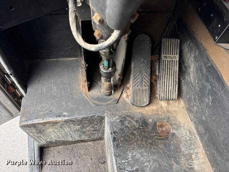 image for item ER0388 2007 Crane Carrier Company refuse truck