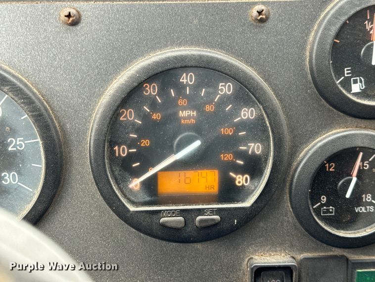 image for item ER0388 2007 Crane Carrier Company refuse truck