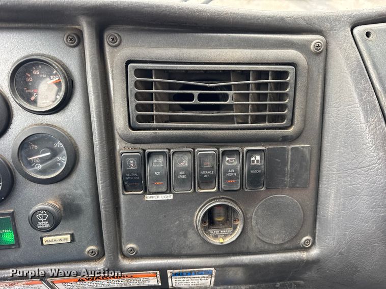 image for item ER0388 2007 Crane Carrier Company refuse truck