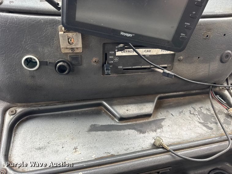 image for item ER0388 2007 Crane Carrier Company refuse truck