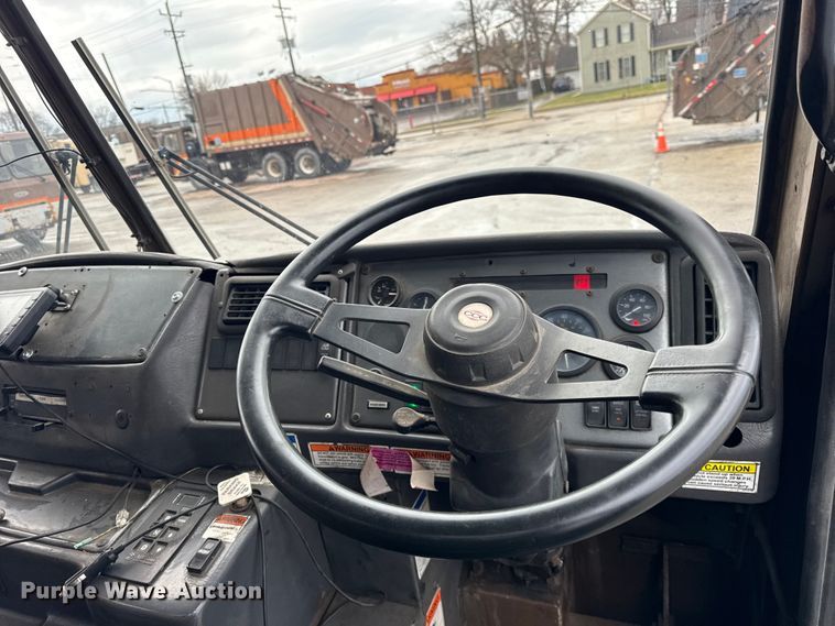 image for item ER0388 2007 Crane Carrier Company refuse truck