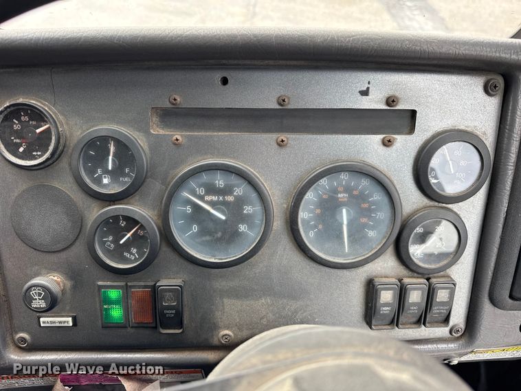 image for item ER0388 2007 Crane Carrier Company refuse truck