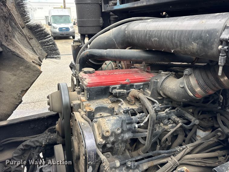 image for item ER0388 2007 Crane Carrier Company refuse truck